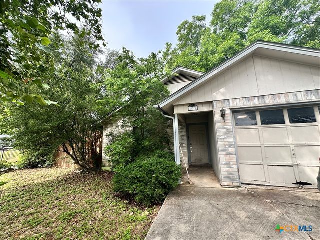 129 Riverside Drive, San Marcos, TX 78666