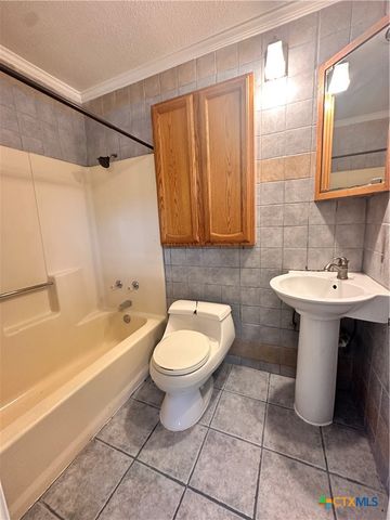 129 Riverside Drive, San Marcos, TX 78666