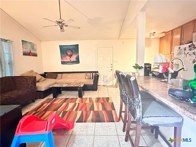 129 Riverside Drive, San Marcos, TX 78666