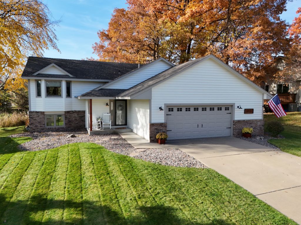 5915 Yucca Lane N, Plymouth, MN 55446