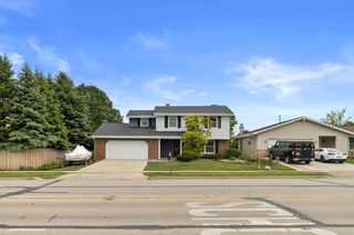 8653 39th AVENUE, Kenosha, WI 53142