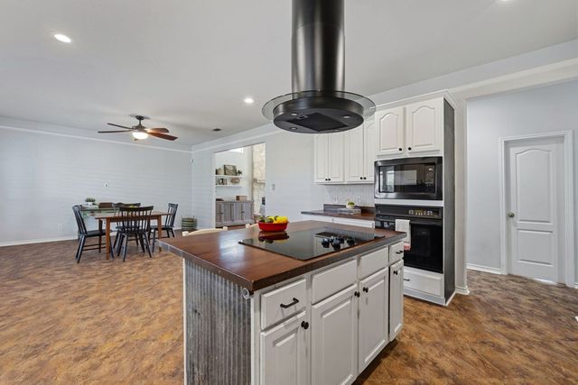 108 Agarita Ct, Boerne, TX 78006