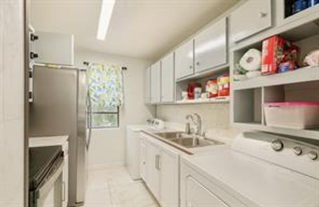 8405 Wilcrest Drive 2902, Houston, TX 77072