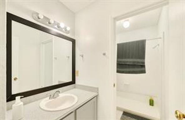 8405 Wilcrest Drive 2902, Houston, TX 77072