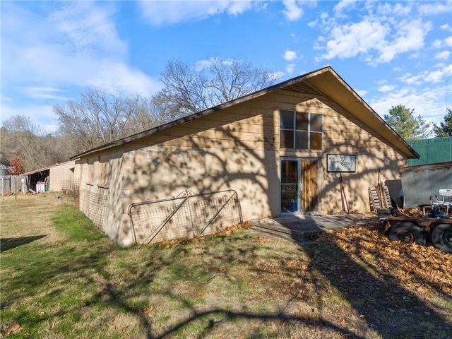 111 Bear Hollow, Pineville, MO 64856