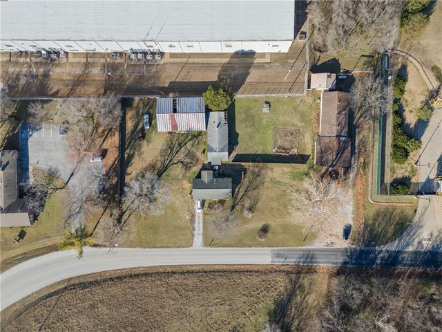 111 Bear Hollow, Pineville, MO 64856