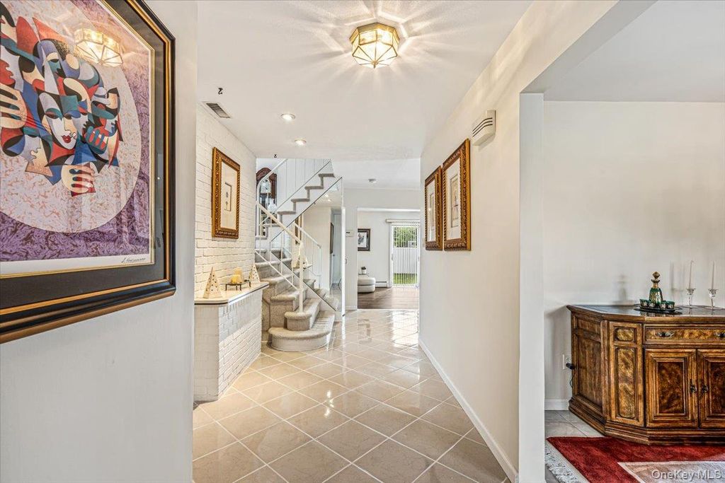 10 Clemson Lane, Woodbury, NY 11797 — photo 3