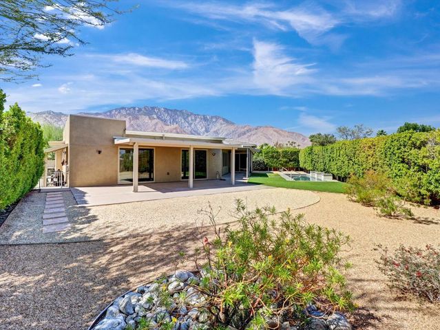 1702 Sienna Court, Palm Springs, CA 92262