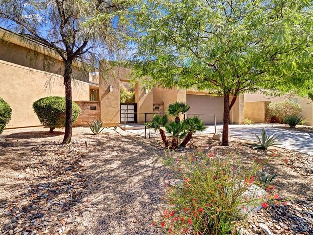 1702 Sienna Court, Palm Springs, CA 92262