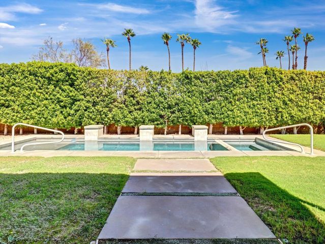 1702 Sienna Court, Palm Springs, CA 92262