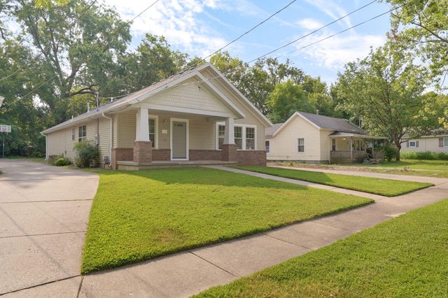 2134 N Howard Avenue, Springfield, MO 65803