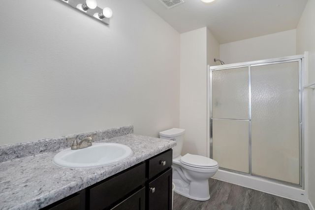 2134 N Howard Avenue, Springfield, MO 65803