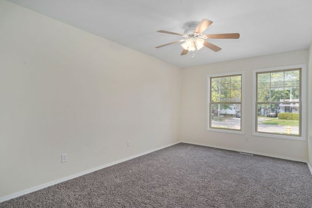 2134 N Howard Avenue, Springfield, MO 65803