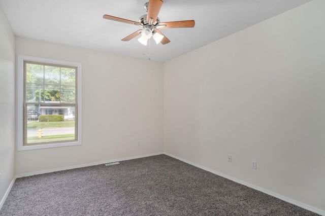 2134 N Howard Avenue, Springfield, MO 65803