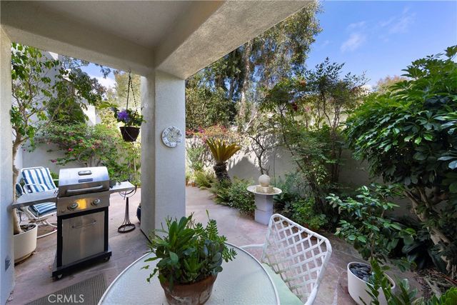 8 Longbourn Aisle, Irvine, CA 92603