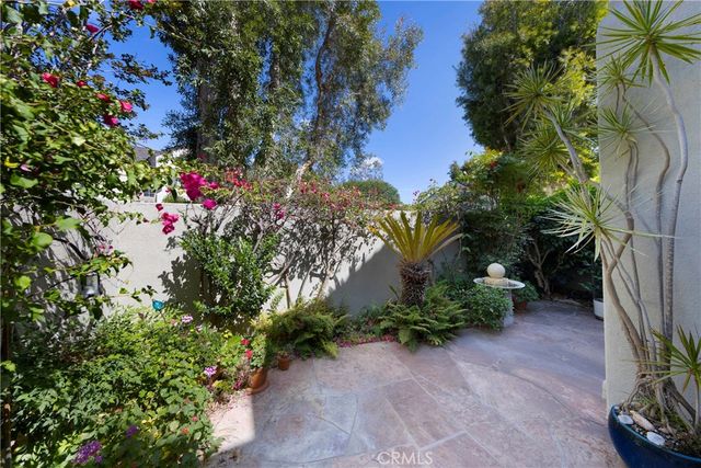 8 Longbourn Aisle, Irvine, CA 92603
