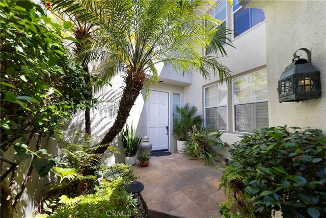 8 Longbourn Aisle, Irvine, CA 92603