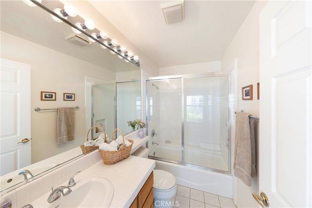 8 Longbourn Aisle, Irvine, CA 92603