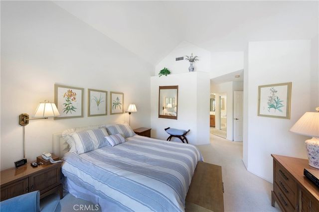 8 Longbourn Aisle, Irvine, CA 92603