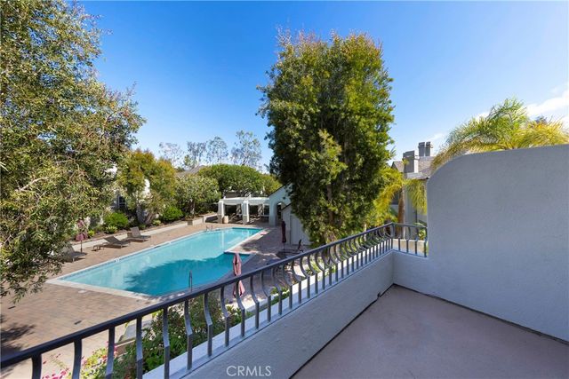 8 Longbourn Aisle, Irvine, CA 92603