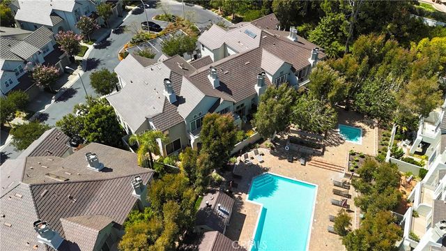 8 Longbourn Aisle, Irvine, CA 92603