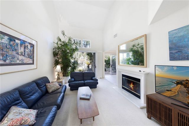 8 Longbourn Aisle, Irvine, CA 92603