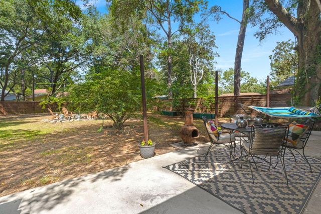 1047 Honeysuckle Lane, Charleston, SC 29412