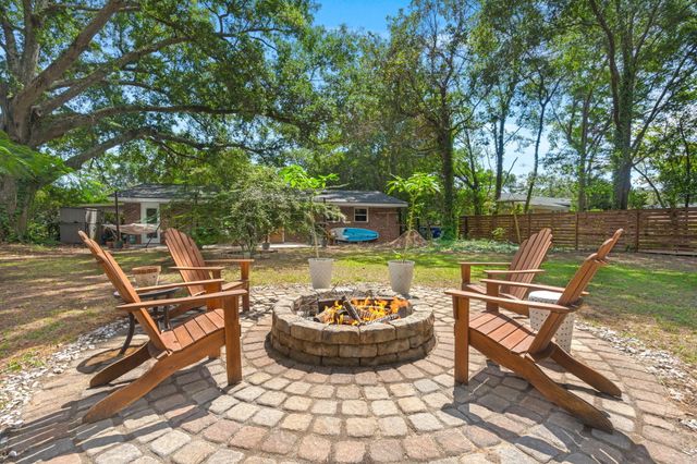1047 Honeysuckle Lane, Charleston, SC 29412