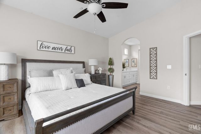 6103 Curvy Hills Drive, Bakersfield, CA 93306