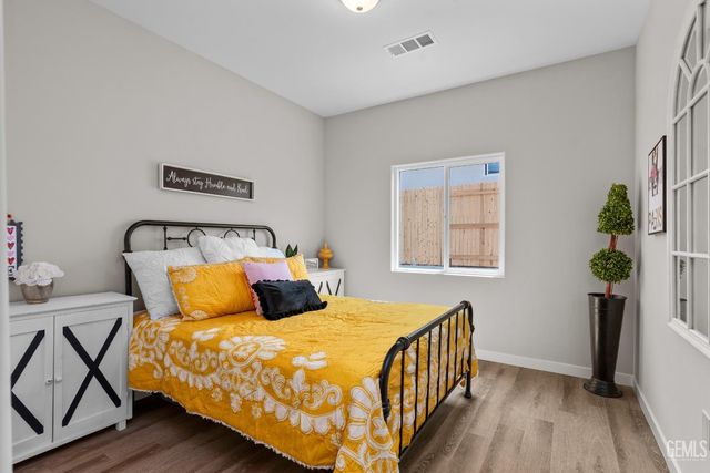 6103 Curvy Hills Drive, Bakersfield, CA 93306