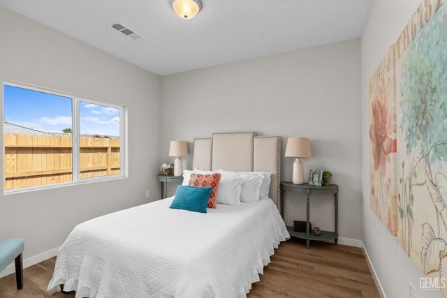 6103 Curvy Hills Drive, Bakersfield, CA 93306