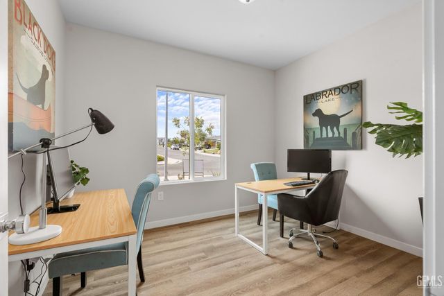 6103 Curvy Hills Drive, Bakersfield, CA 93306