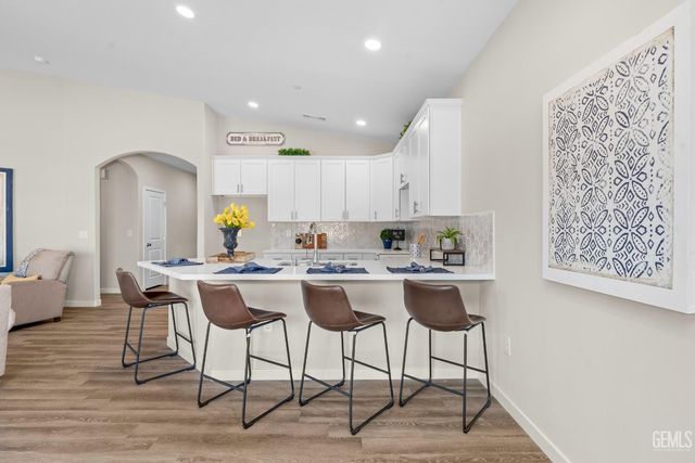 6103 Curvy Hills Drive, Bakersfield, CA 93306