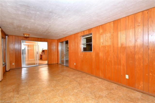 525 Shadyside ST, Lehigh Acres, FL 33936