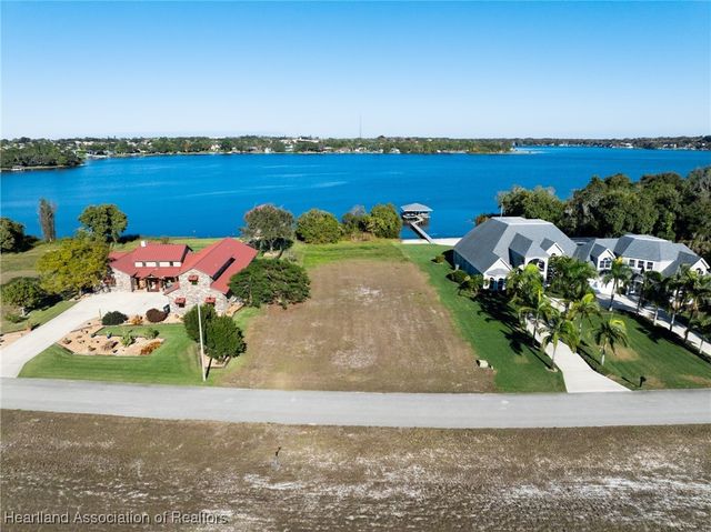 494 Sunset Pointe Drive, Lake Placid, FL 33852