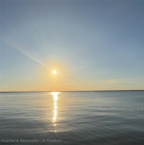 494 Sunset Pointe Drive, Lake Placid, FL 33852