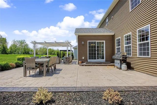 46 Eagleview Drive, Grand Island, NY 14072