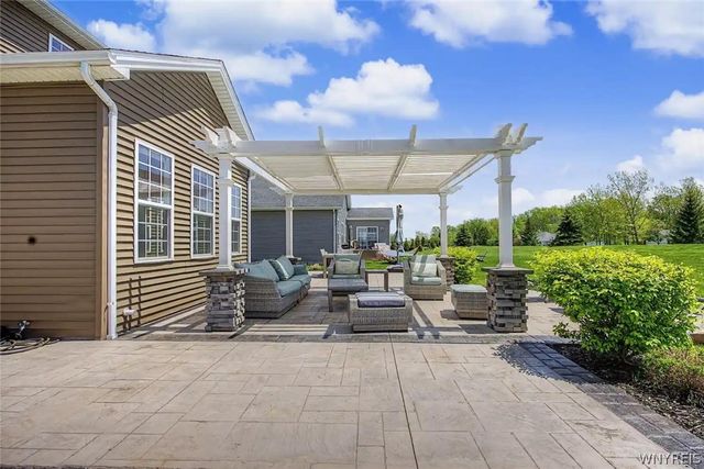 46 Eagleview Drive, Grand Island, NY 14072