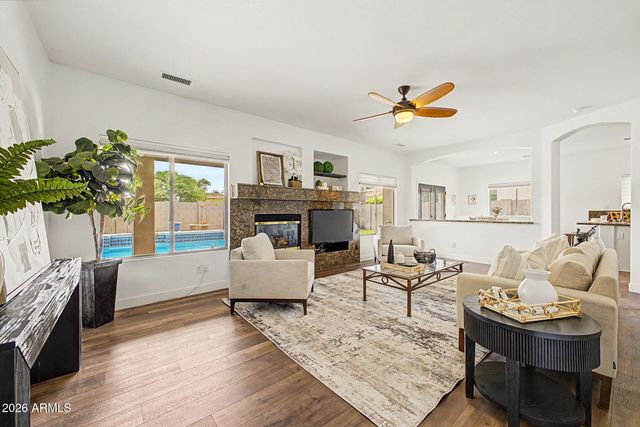 1095 W MULBERRY Drive, Chandler, AZ 85286