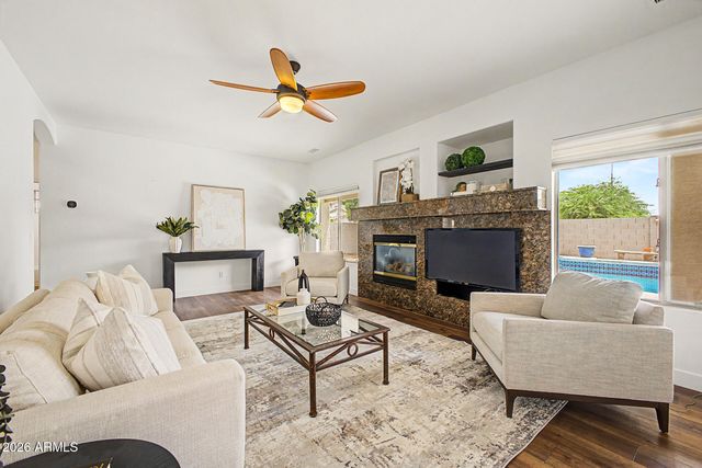 1095 W MULBERRY Drive, Chandler, AZ 85286