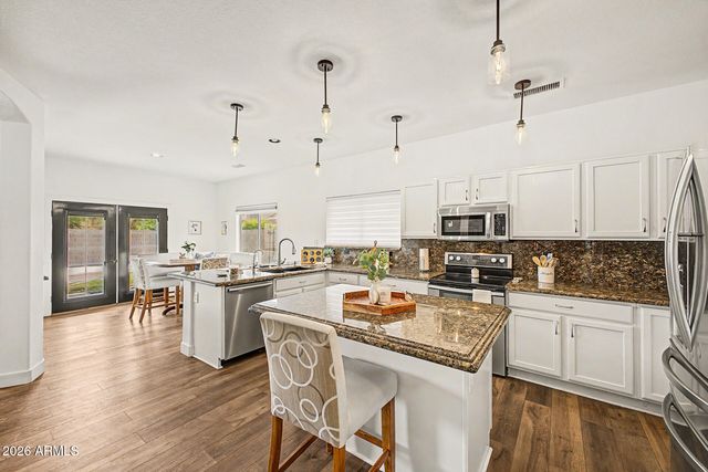 1095 W MULBERRY Drive, Chandler, AZ 85286