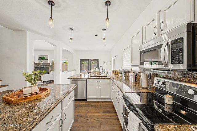 1095 W MULBERRY Drive, Chandler, AZ 85286