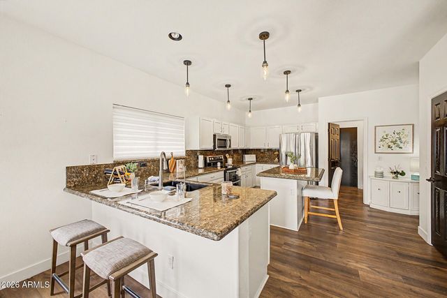 1095 W MULBERRY Drive, Chandler, AZ 85286