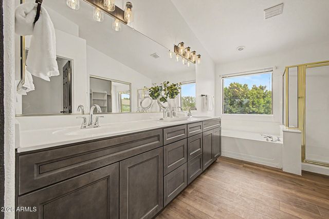 1095 W MULBERRY Drive, Chandler, AZ 85286