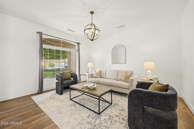 1095 W MULBERRY Drive, Chandler, AZ 85286