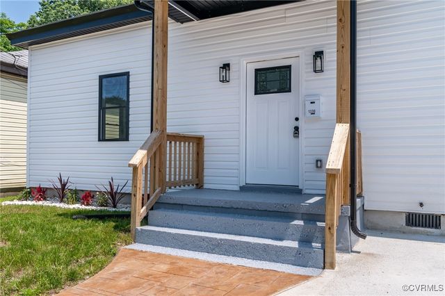 1330 Halifax St, Petersburg, VA 23803