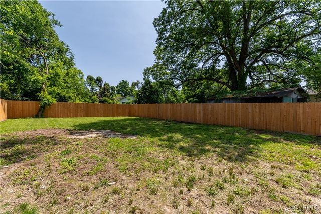 1330 Halifax St, Petersburg, VA 23803