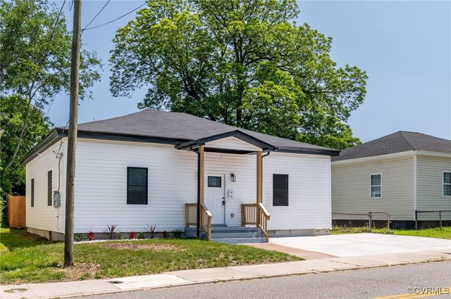 1330 Halifax St, Petersburg, VA 23803