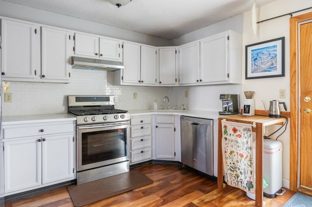89 N Champlain St Apt L, Burlington, VT 05401