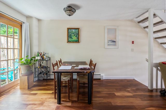 89 N Champlain St Apt L, Burlington, VT 05401